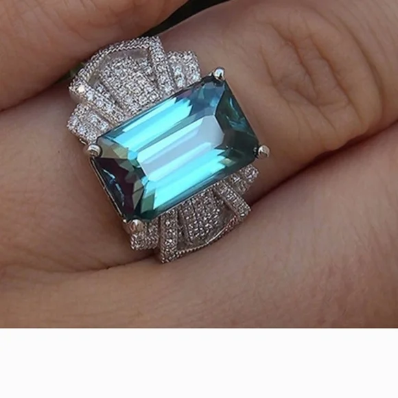 Aquamarine and Silver Women's Cocktail Ring SIZE 6 - Picture 4 of 5